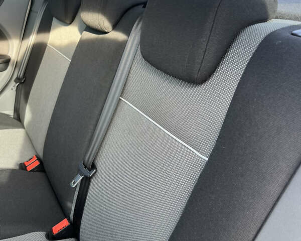 Белый Форд Фокус, объемом двигателя 1.6 л и пробегом 142 тыс. км за 6500 $, фото 34 на Automoto.ua