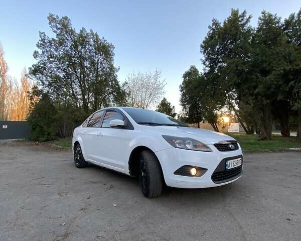 Білий Форд Фокус, об'ємом двигуна 1.6 л та пробігом 239 тис. км за 4800 $, фото 2 на Automoto.ua