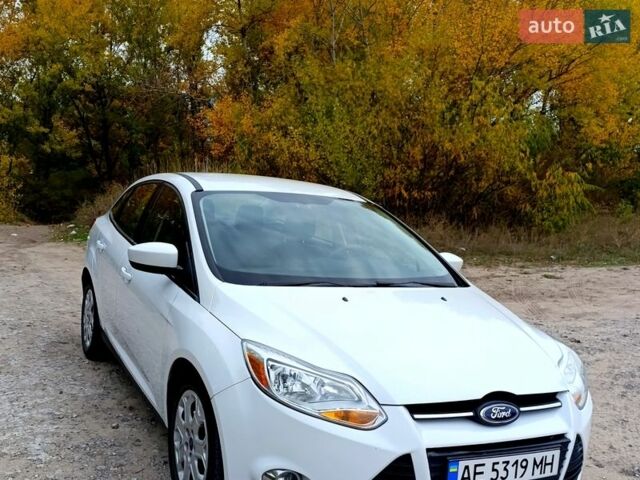 Белый Форд Фокус, объемом двигателя 2 л и пробегом 217 тыс. км за 6400 $, фото 2 на Automoto.ua
