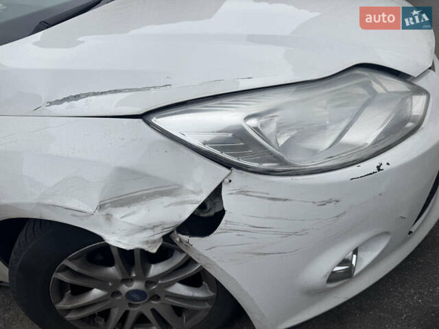 Белый Форд Фокус, объемом двигателя 2 л и пробегом 187 тыс. км за 6000 $, фото 8 на Automoto.ua