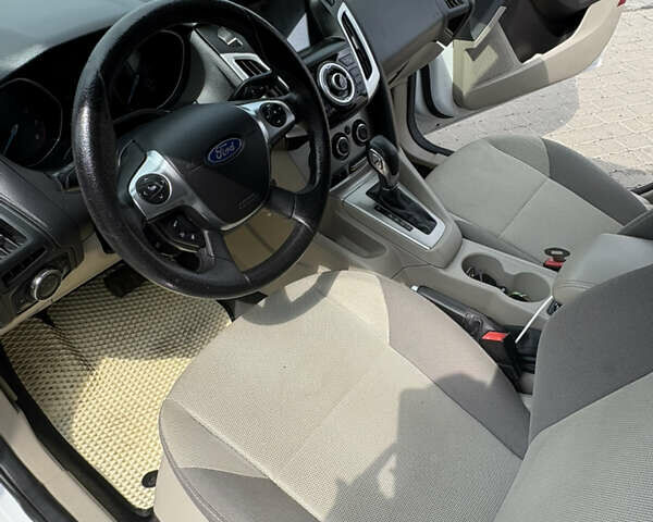 Белый Форд Фокус, объемом двигателя 2 л и пробегом 236 тыс. км за 6699 $, фото 8 на Automoto.ua