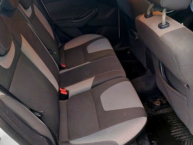 Білий Форд Фокус, об'ємом двигуна 1.6 л та пробігом 140 тис. км за 9000 $, фото 6 на Automoto.ua