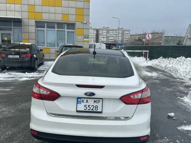 Белый Форд Фокус, объемом двигателя 2 л и пробегом 193 тыс. км за 5900 $, фото 6 на Automoto.ua
