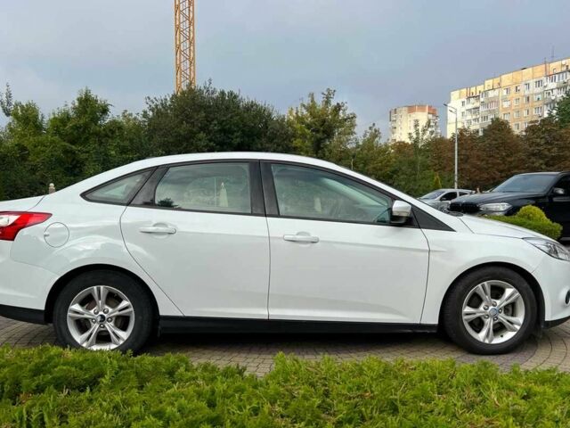 Белый Форд Фокус, объемом двигателя 2 л и пробегом 187 тыс. км за 7500 $, фото 3 на Automoto.ua