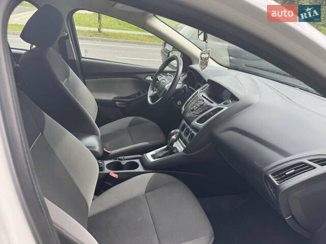 Белый Форд Фокус, объемом двигателя 2 л и пробегом 188 тыс. км за 7000 $, фото 9 на Automoto.ua