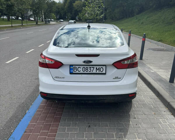 Белый Форд Фокус, объемом двигателя 2 л и пробегом 188 тыс. км за 7000 $, фото 2 на Automoto.ua