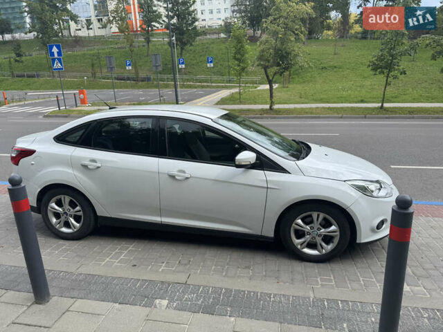 Белый Форд Фокус, объемом двигателя 2 л и пробегом 188 тыс. км за 7000 $, фото 3 на Automoto.ua