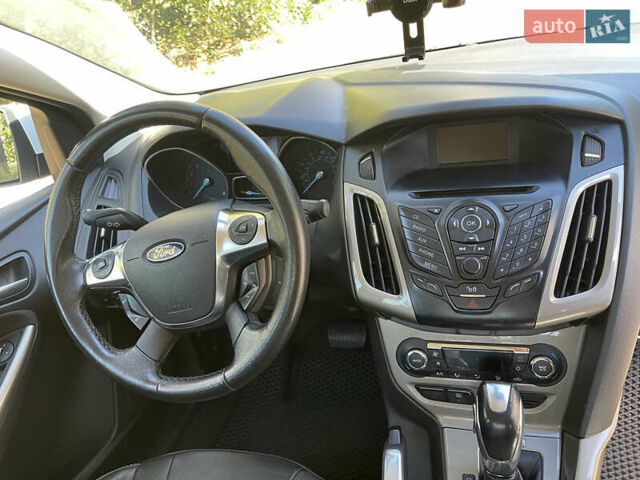 Белый Форд Фокус, объемом двигателя 2 л и пробегом 187 тыс. км за 6000 $, фото 4 на Automoto.ua