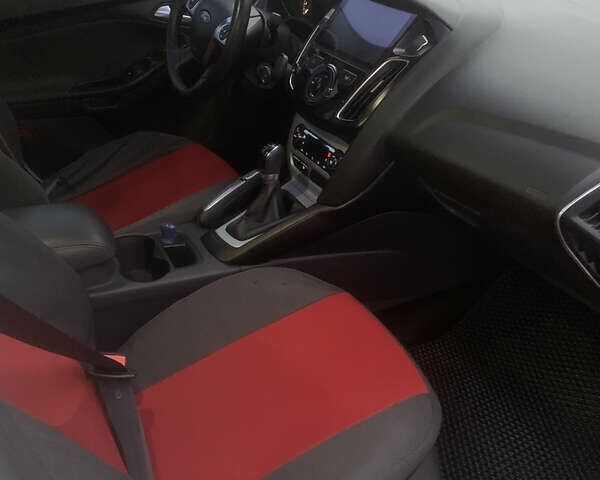 Білий Форд Фокус, об'ємом двигуна 1.6 л та пробігом 88 тис. км за 9200 $, фото 6 на Automoto.ua