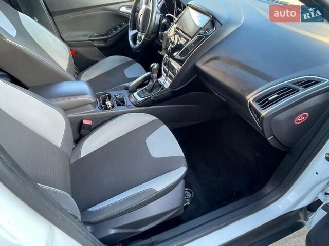 Белый Форд Фокус, объемом двигателя 1.6 л и пробегом 192 тыс. км за 6900 $, фото 1 на Automoto.ua