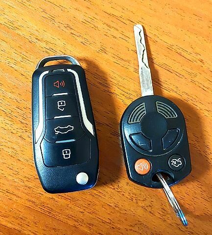Білий Форд Фокус, об'ємом двигуна 2 л та пробігом 285 тис. км за 6700 $, фото 2 на Automoto.ua