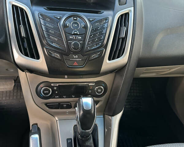 Белый Форд Фокус, объемом двигателя 2 л и пробегом 190 тыс. км за 5900 $, фото 16 на Automoto.ua