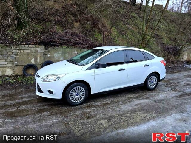 Белый Форд Фокус, объемом двигателя 2 л и пробегом 150 тыс. км за 5990 $, фото 5 на Automoto.ua
