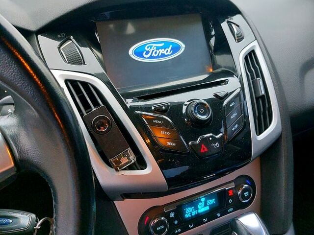 Білий Форд Фокус, об'ємом двигуна 1.6 л та пробігом 140 тис. км за 9000 $, фото 10 на Automoto.ua