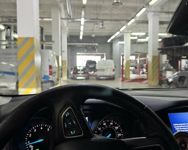 Белый Форд Фокус, объемом двигателя 2 л и пробегом 187 тыс. км за 6000 $, фото 14 на Automoto.ua