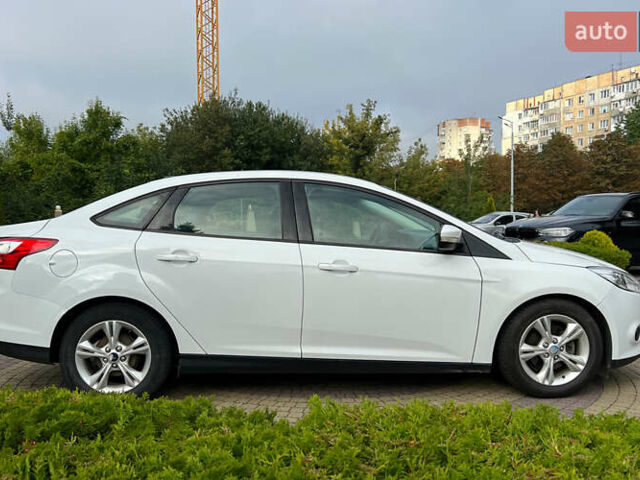 Белый Форд Фокус, объемом двигателя 2 л и пробегом 187 тыс. км за 7500 $, фото 3 на Automoto.ua