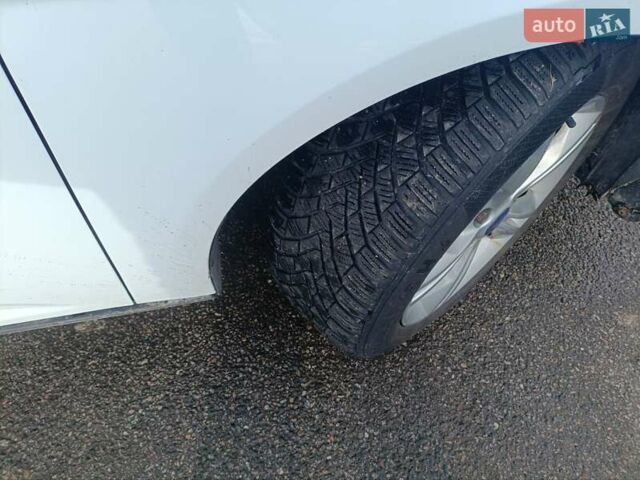 Білий Форд Фокус, об'ємом двигуна 1.6 л та пробігом 82 тис. км за 8500 $, фото 2 на Automoto.ua