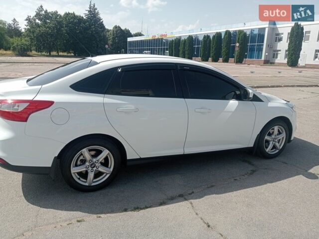 Белый Форд Фокус, объемом двигателя 1.6 л и пробегом 230 тыс. км за 6200 $, фото 2 на Automoto.ua