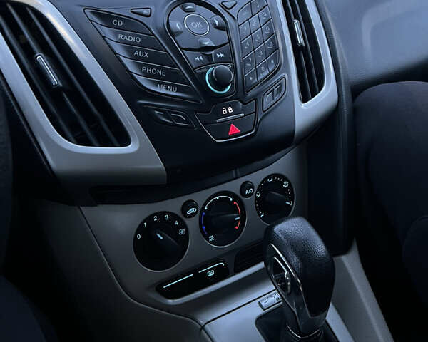 Белый Форд Фокус, объемом двигателя 2 л и пробегом 190 тыс. км за 6800 $, фото 9 на Automoto.ua