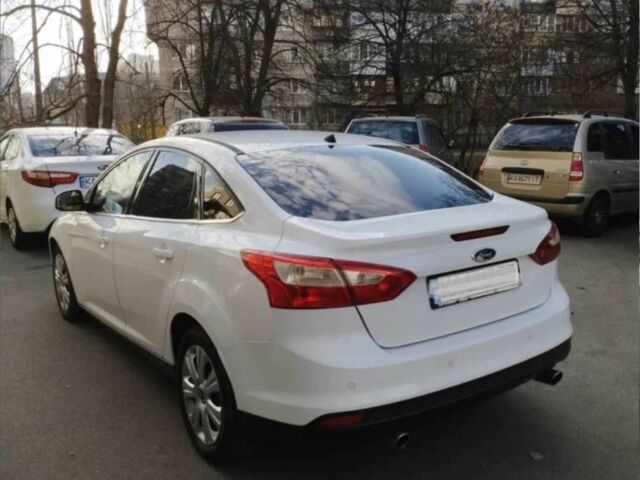 Білий Форд Фокус, об'ємом двигуна 2 л та пробігом 310 тис. км за 7500 $, фото 2 на Automoto.ua
