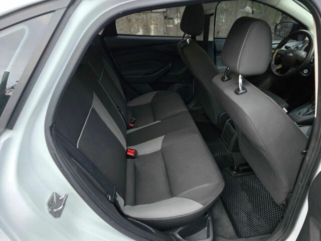 Білий Форд Фокус, об'ємом двигуна 2 л та пробігом 150 тис. км за 5990 $, фото 9 на Automoto.ua