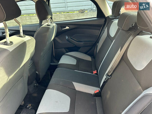 Белый Форд Фокус, объемом двигателя 1.6 л и пробегом 244 тыс. км за 7399 $, фото 5 на Automoto.ua