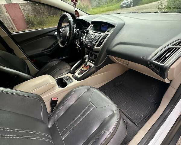 Білий Форд Фокус, об'ємом двигуна 2 л та пробігом 240 тис. км за 6100 $, фото 12 на Automoto.ua