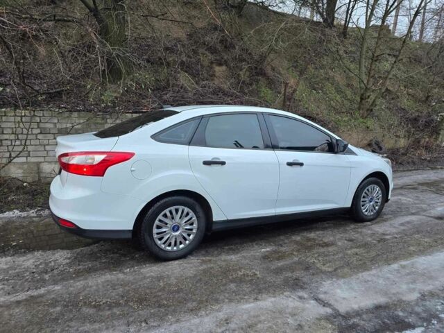 Білий Форд Фокус, об'ємом двигуна 2 л та пробігом 150 тис. км за 5990 $, фото 3 на Automoto.ua