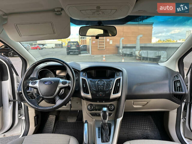 Белый Форд Фокус, объемом двигателя 2 л и пробегом 190 тыс. км за 5900 $, фото 15 на Automoto.ua