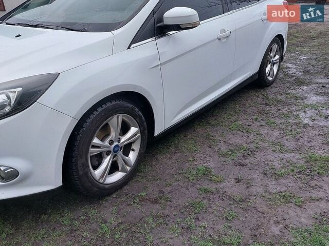 Белый Форд Фокус, объемом двигателя 1.6 л и пробегом 140 тыс. км за 8200 $, фото 2 на Automoto.ua