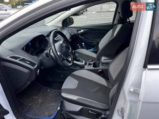 Білий Форд Фокус, об'ємом двигуна 1.6 л та пробігом 210 тис. км за 6900 $, фото 8 на Automoto.ua