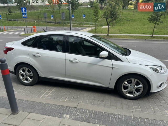 Белый Форд Фокус, объемом двигателя 2 л и пробегом 188 тыс. км за 7000 $, фото 1 на Automoto.ua