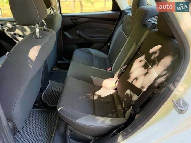 Белый Форд Фокус, объемом двигателя 2 л и пробегом 122 тыс. км за 7490 $, фото 14 на Automoto.ua