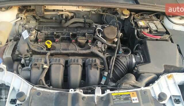 Белый Форд Фокус, объемом двигателя 2.01 л и пробегом 130 тыс. км за 7300 $, фото 3 на Automoto.ua