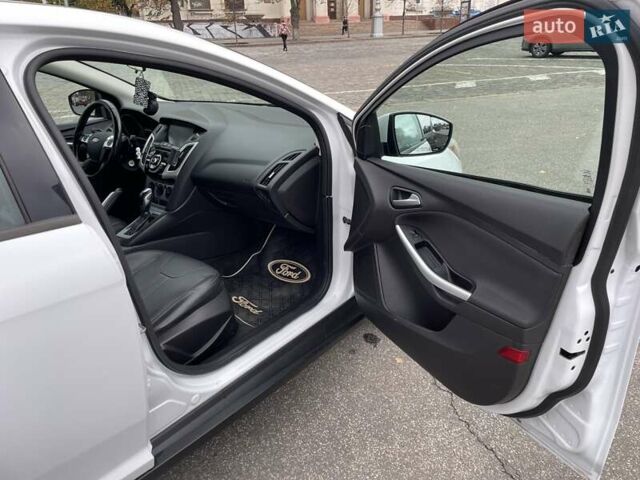 Белый Форд Фокус, объемом двигателя 2 л и пробегом 115 тыс. км за 7700 $, фото 15 на Automoto.ua