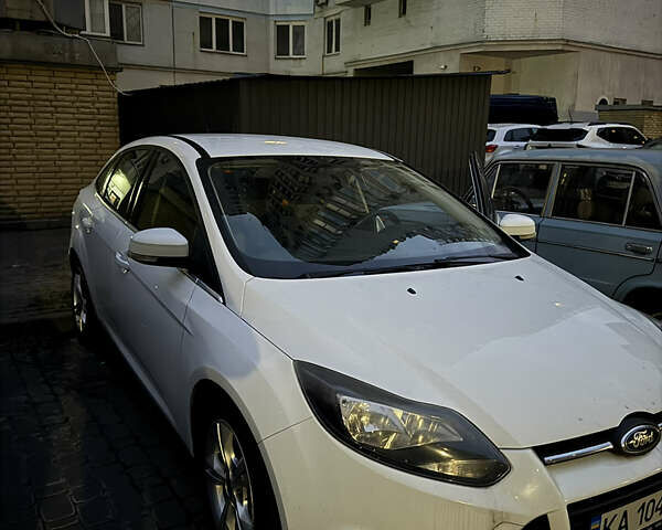 Форд Фокус 2013 в Киеве на Automoto.ua Белый Форд Фокус, объемом двигателя 1.6 л и пробегом 134 тыс. км за 7400 $, фото 8 на Automoto.ua