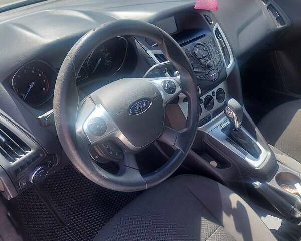 Белый Форд Фокус, объемом двигателя 2 л и пробегом 120 тыс. км за 8000 $, фото 8 на Automoto.ua