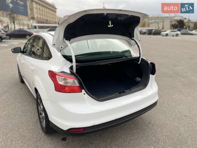 Белый Форд Фокус, объемом двигателя 2 л и пробегом 115 тыс. км за 7700 $, фото 17 на Automoto.ua