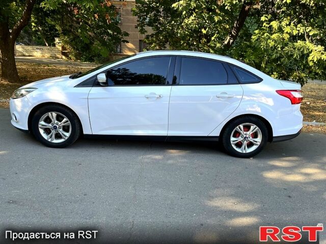 Білий Форд Фокус, об'ємом двигуна 2 л та пробігом 279 тис. км за 6800 $, фото 4 на Automoto.ua