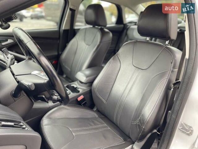 Форд Фокус 2013 в Харькове на Automoto.ua Белый Форд Фокус, объемом двигателя 2 л и пробегом 115 тыс. км за 7700 $, фото 6 на Automoto.ua