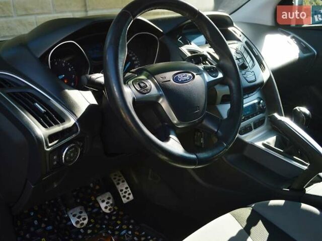 Белый Форд Фокус, объемом двигателя 1 л и пробегом 234 тыс. км за 5950 $, фото 16 на Automoto.ua