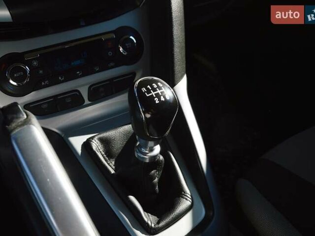 Белый Форд Фокус, объемом двигателя 1 л и пробегом 234 тыс. км за 5950 $, фото 24 на Automoto.ua