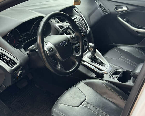 Форд Фокус 2013 у Сумах на Automoto.ua Білий Форд Фокус, об'ємом двигуна 2 л та пробігом 188 тис. км за 8000 $, фото 5 на Automoto.ua