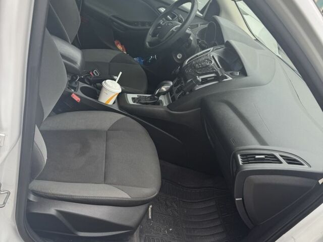 Форд Фокус 2013 в Киеве на Automoto.ua Белый Форд Фокус, объемом двигателя 2 л и пробегом 245 тыс. км за 3200 $, фото 3 на Automoto.ua