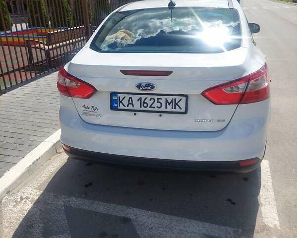 Белый Форд Фокус, объемом двигателя 2 л и пробегом 120 тыс. км за 8000 $, фото 5 на Automoto.ua