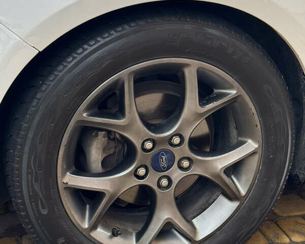 Форд Фокус 2013 у Сумах на Automoto.ua Білий Форд Фокус, об'ємом двигуна 2 л та пробігом 188 тис. км за 8000 $, фото 11 на Automoto.ua