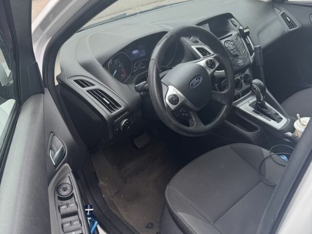 Форд Фокус 2013 в Киеве на Automoto.ua Белый Форд Фокус, объемом двигателя 2 л и пробегом 245 тыс. км за 3200 $, фото 4 на Automoto.ua