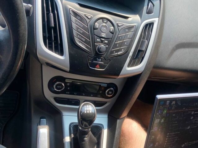 Белый Форд Фокус, объемом двигателя 1 л и пробегом 152 тыс. км за 6000 $, фото 7 на Automoto.ua