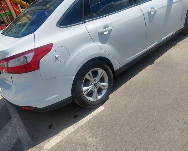 Белый Форд Фокус, объемом двигателя 2 л и пробегом 120 тыс. км за 8000 $, фото 14 на Automoto.ua