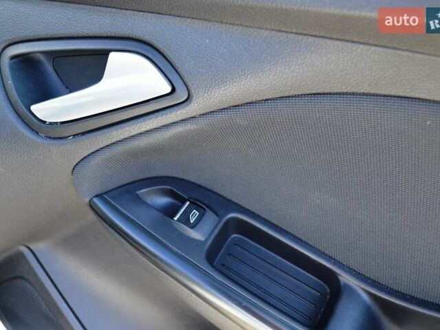 Белый Форд Фокус, объемом двигателя 1 л и пробегом 234 тыс. км за 5950 $, фото 29 на Automoto.ua